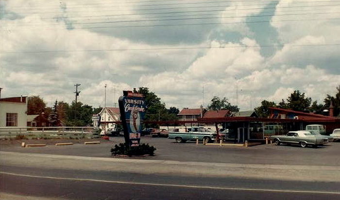 Dads Drive-In (Varsity Drive-In, D&D Drive-In, Stewarts) - From Amanda Parsons (newer photo)